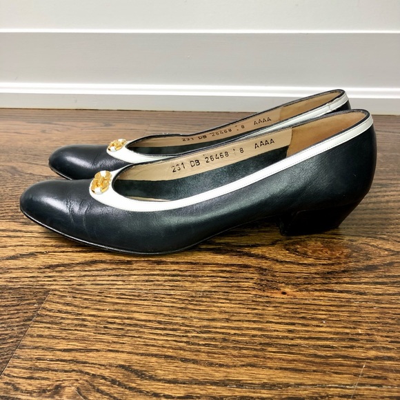 💠 Vintage Salvatore Ferragamo Boutique Pumps 8 Narrow - Picture 2 of 9
